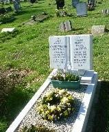 CHATFIELD Frank William 1934-1995 grave.jpg